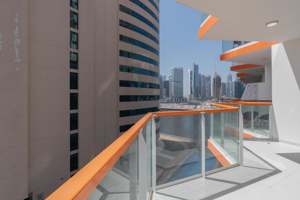 2 Bedroom Only 10 Mins From Burj Khalifa Apartment