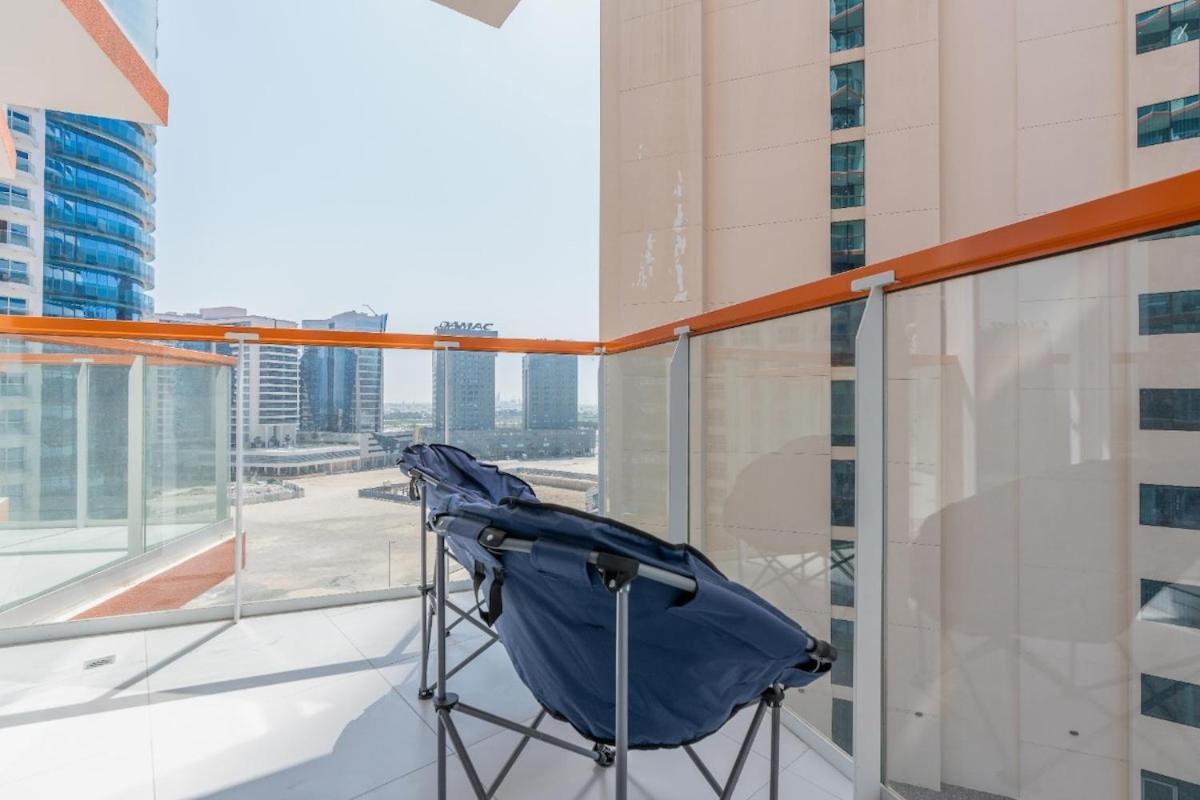 2 Bedroom Only 10 Mins From Burj Khalifa * Dubai
