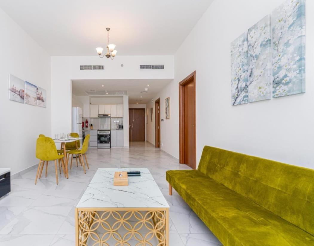 Apartment 2 Bedroom Only 10 Mins From Burj Khalifa