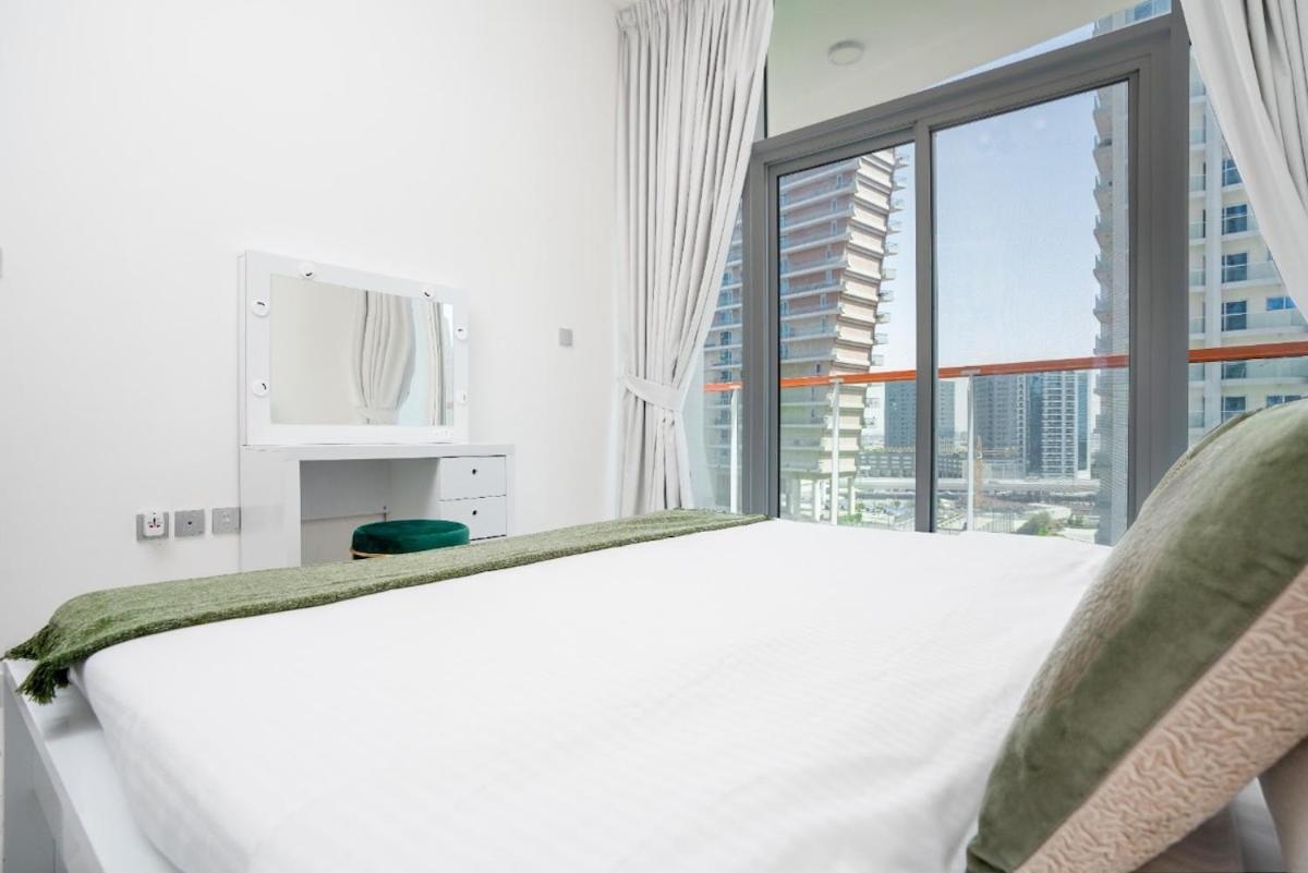 2 Bedroom Only 10 Mins From Burj Khalifa Apartment Dubai