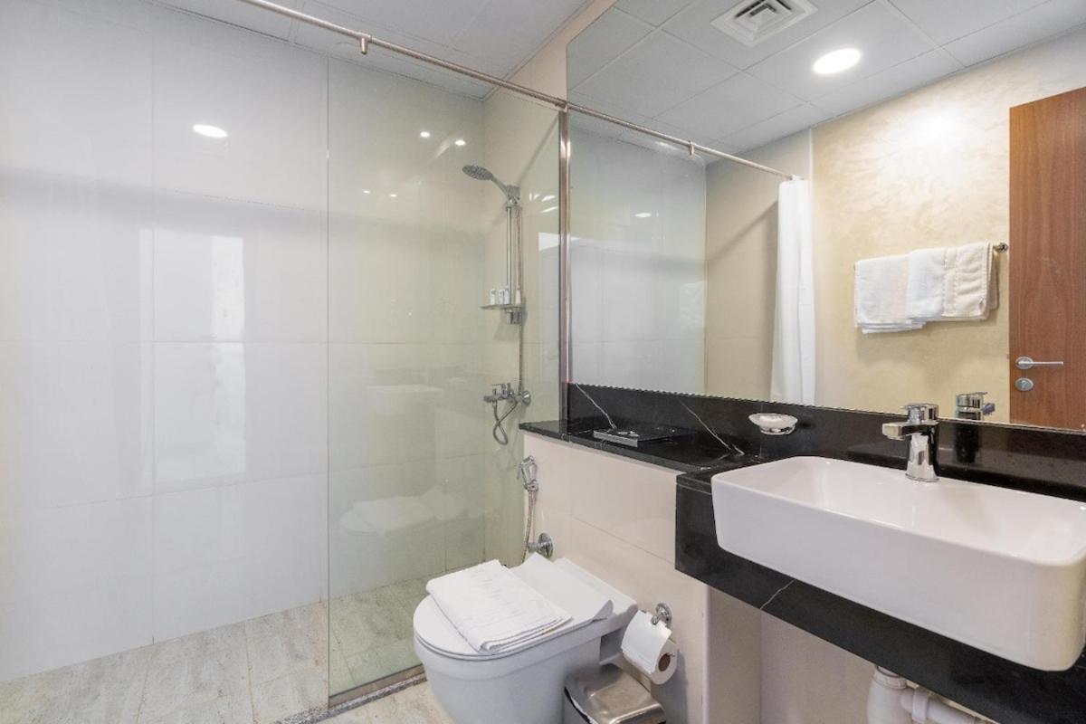 2 Bedroom Only 10 Mins From Burj Khalifa Apartment Dubai