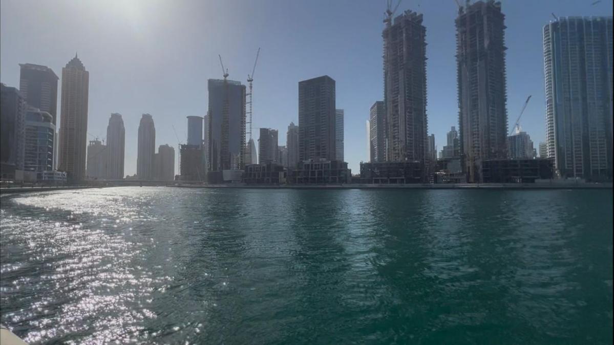 2 Bedroom Only 10 Mins From Burj Khalifa Apartment *